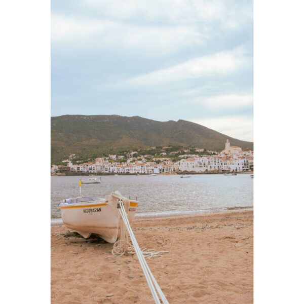 tableau bateau bois dans la baie de Cadaqués